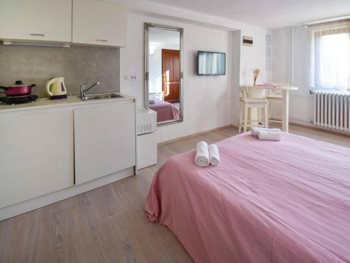 Studios Barre With Jacuzzi Rovinj Exteriör bild